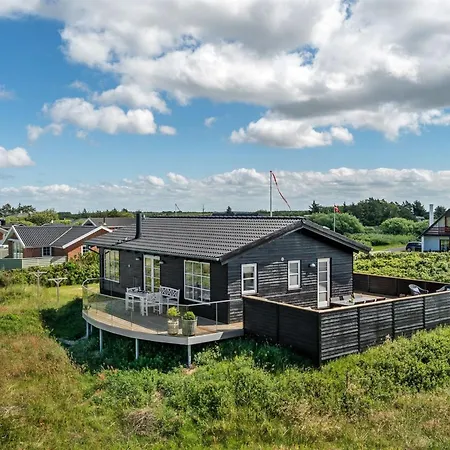 Ortwin - 300m From The Sea By Interhome Lakolk
